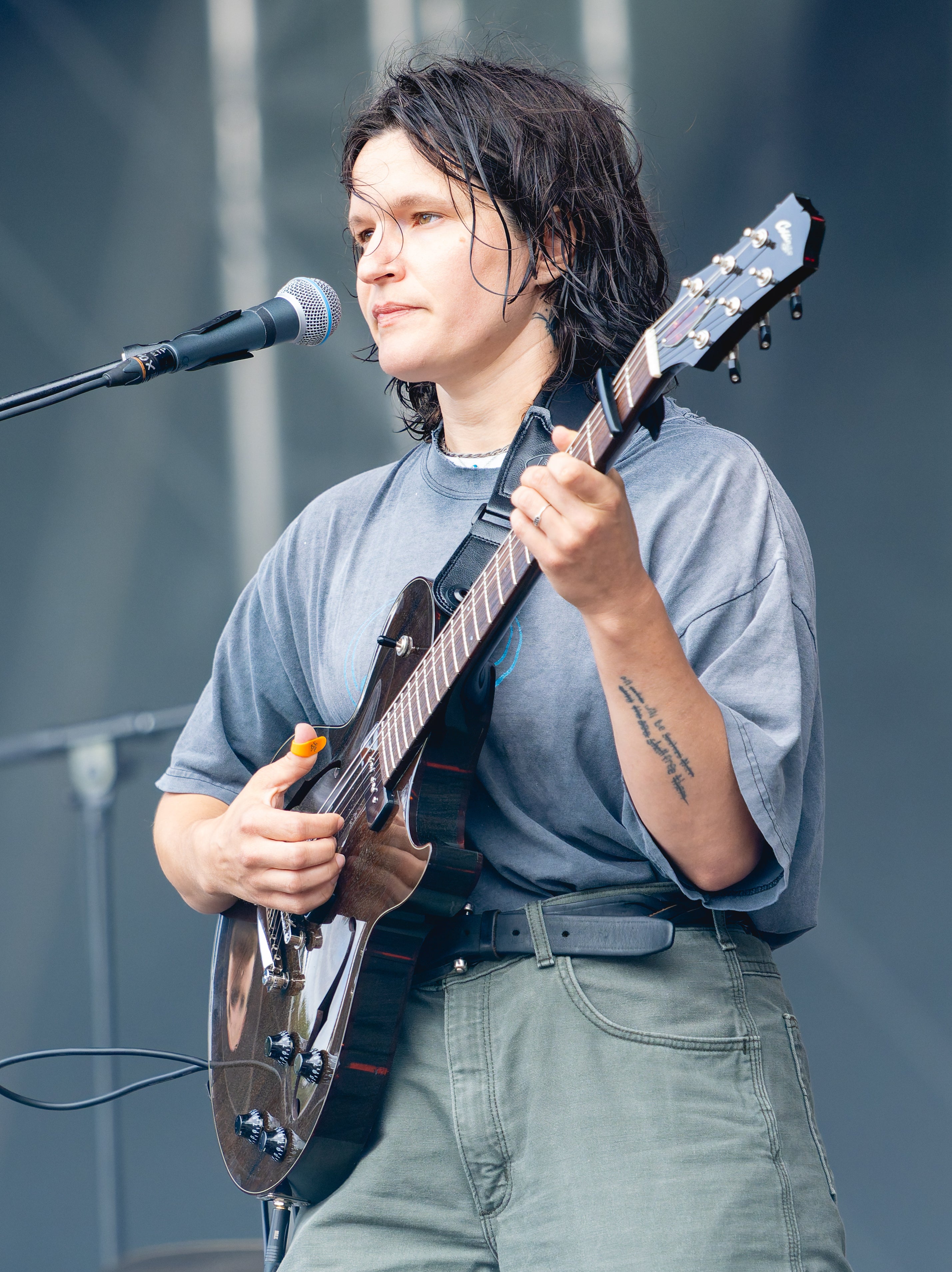 Adrianne Lenker photo