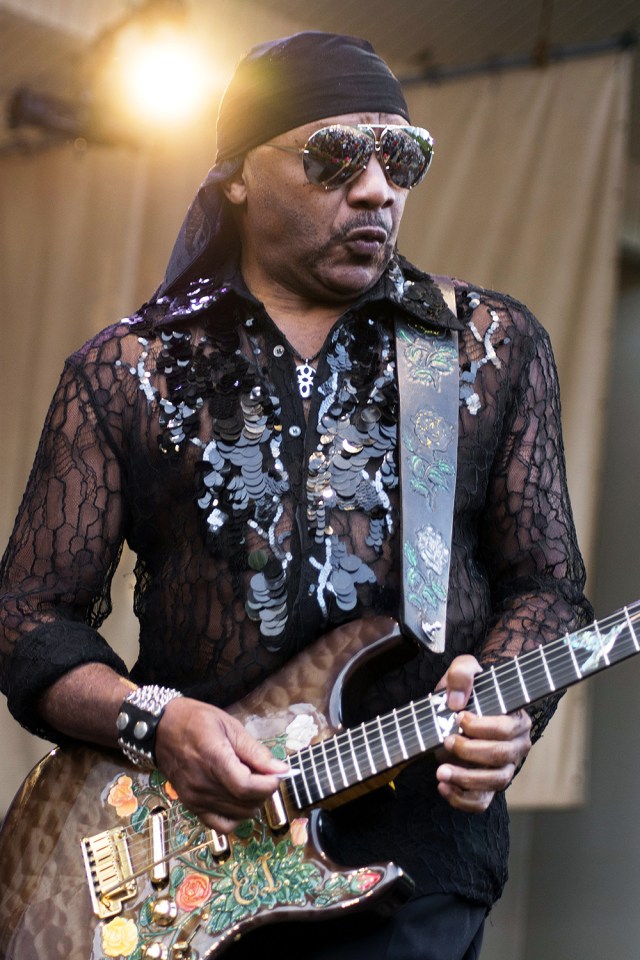 Ernie Isley photo