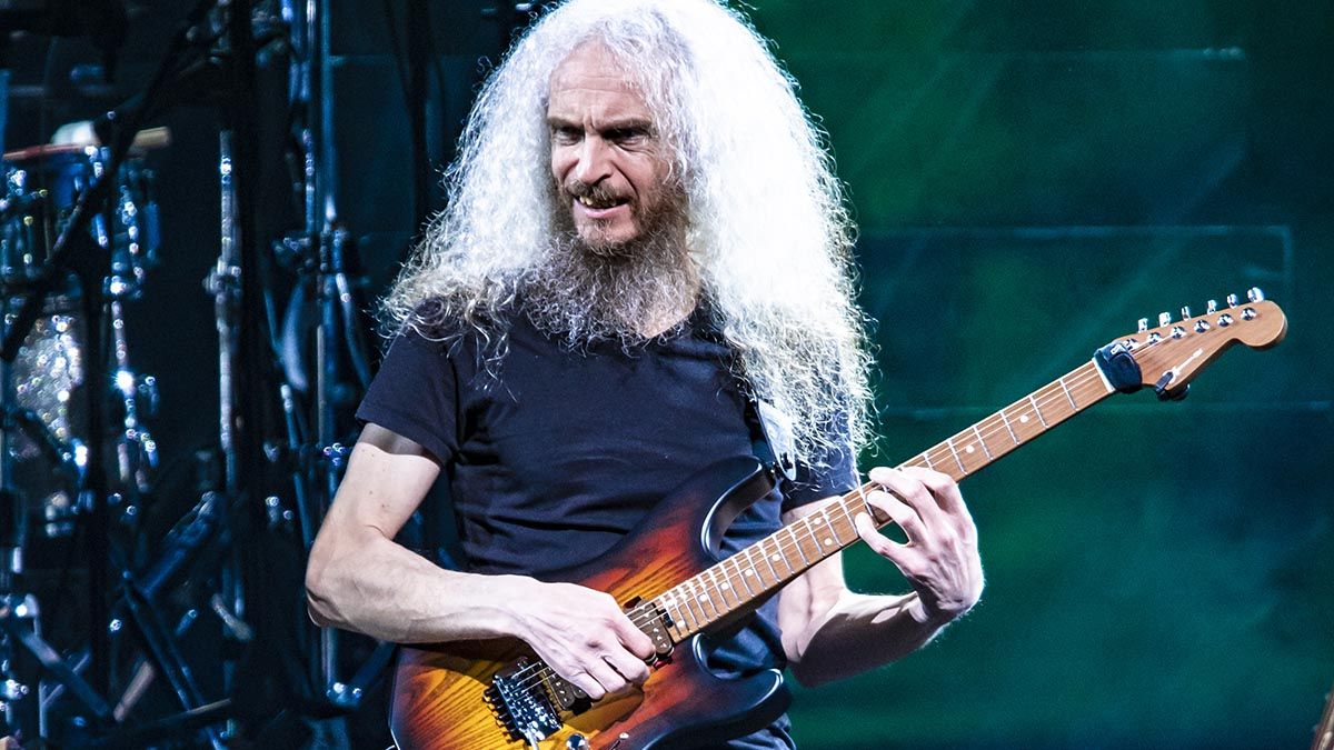Guthrie Govan photo