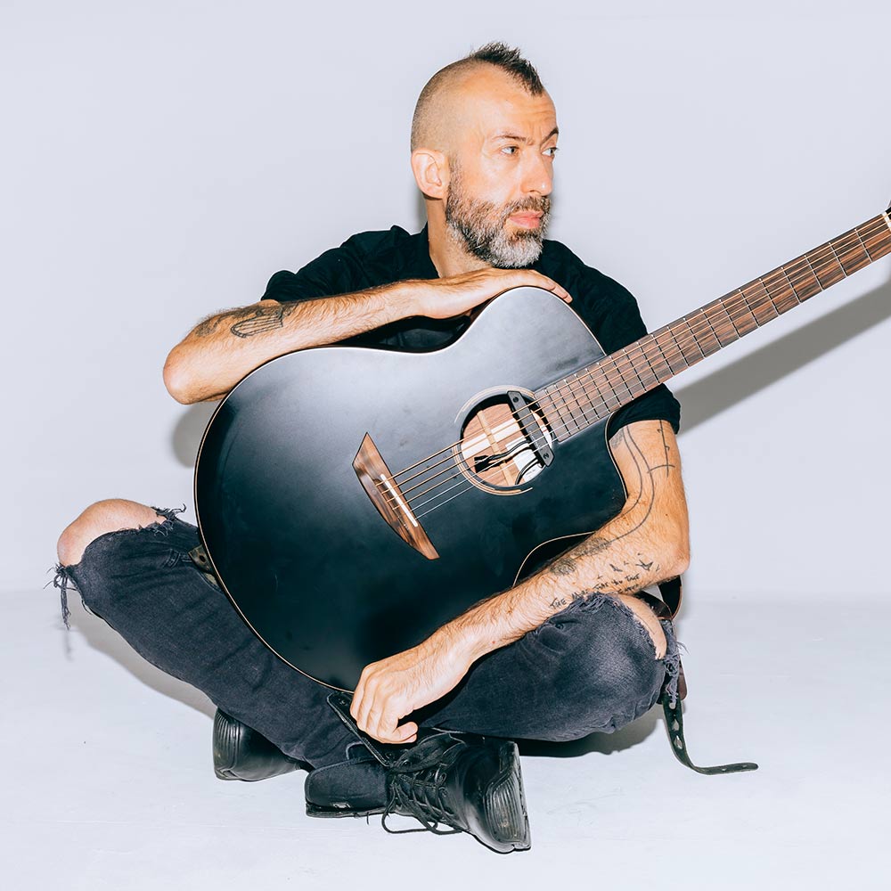 Jon Gomm photo