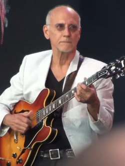 Larry Eugene Carlton photo
