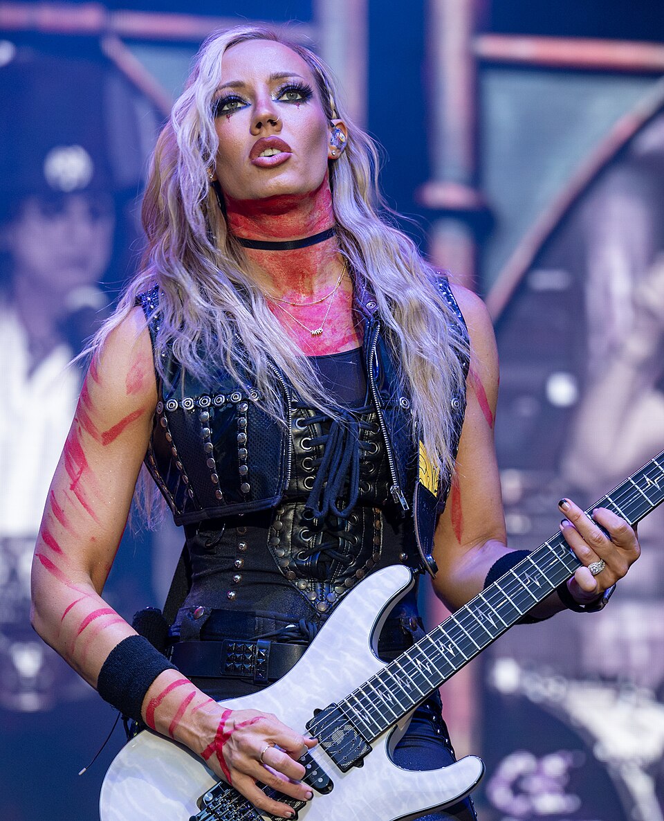 Nita Strauss photo