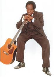 Sir Victor Uwaifo photo