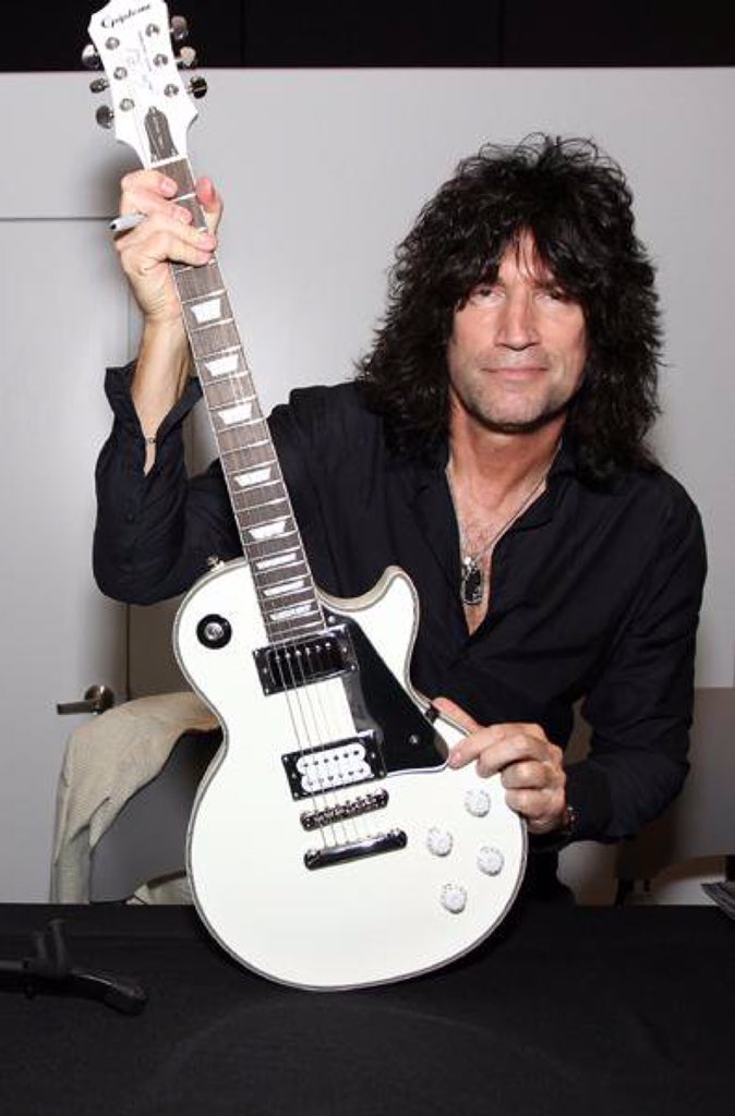 Tommy Thayer photo