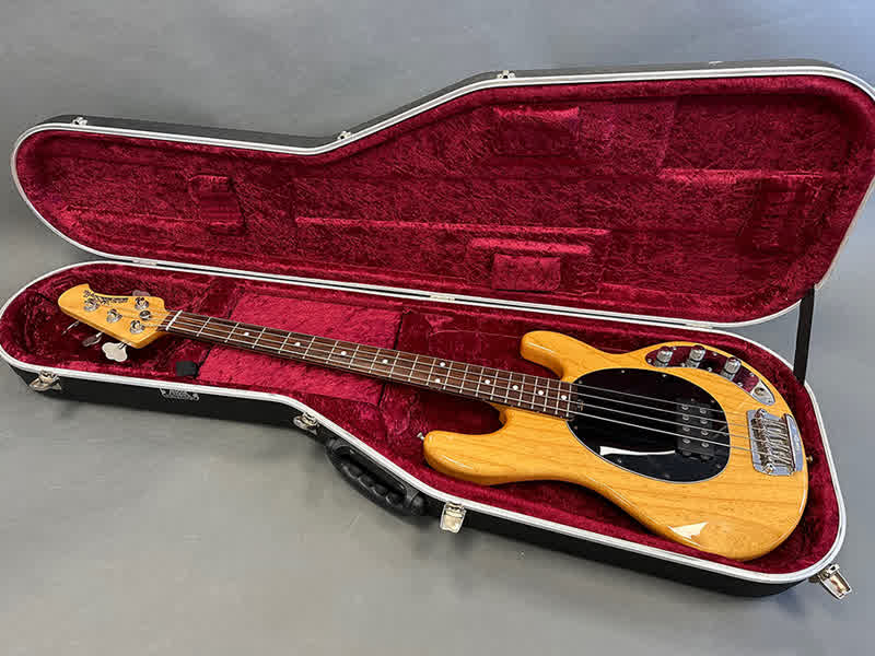 Ernie Ball Musicman Stingray 4, 2 EQ Bass