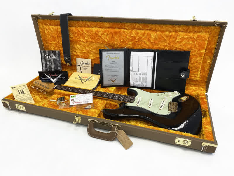 Fender Stratocaster Custom Shop 61 Journeyman Relic Black / Gold hardware