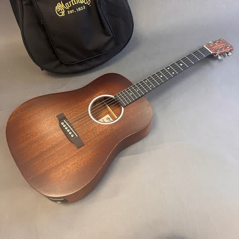 Martin Dreadnought Junior model Jr-10E